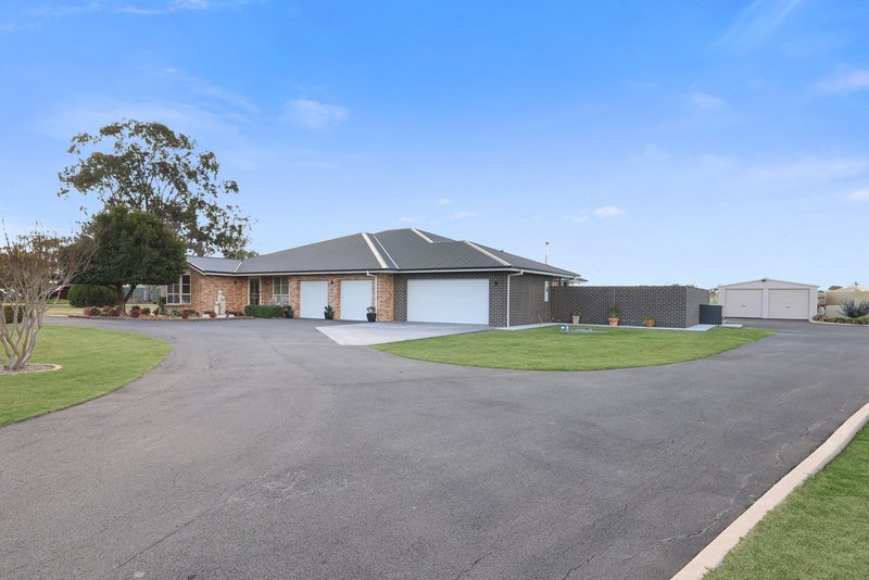 Photo - 7 Goderich Court, Tamworth NSW 2340 - Image 3