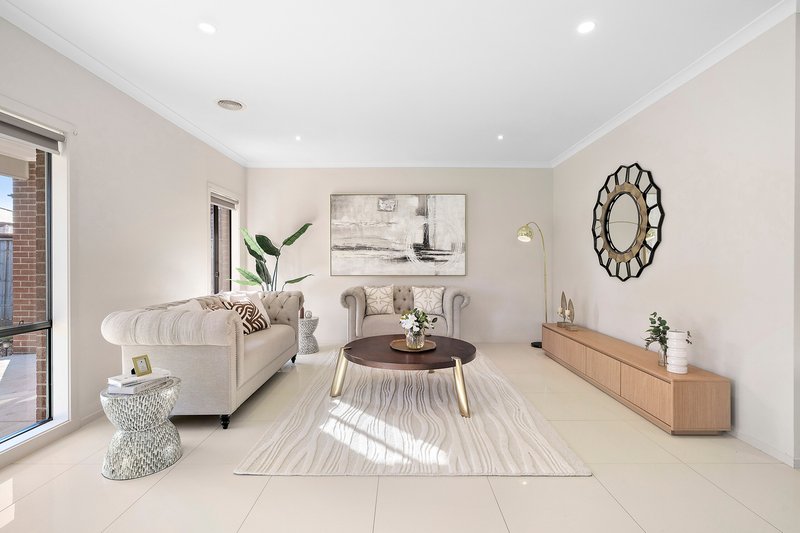 Photo - 7 Goldhurst Street, Keysborough VIC 3173 - Image 2