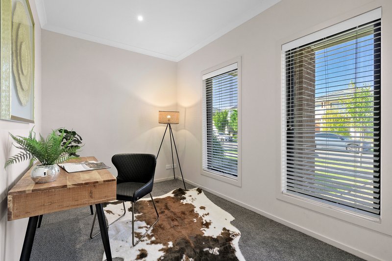 Photo - 7 Goldhurst Street, Keysborough VIC 3173 - Image 5