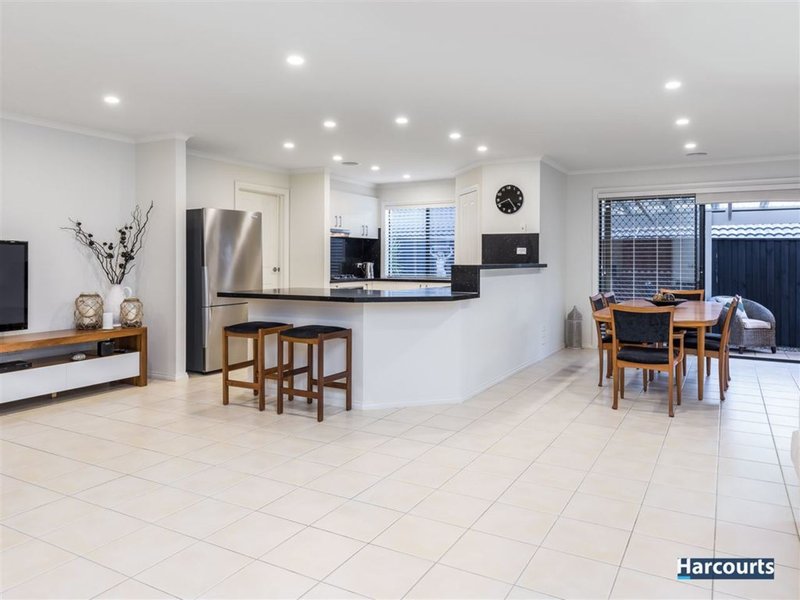 Photo - 7 Golding Avenue, Rowville VIC 3178 - Image 3