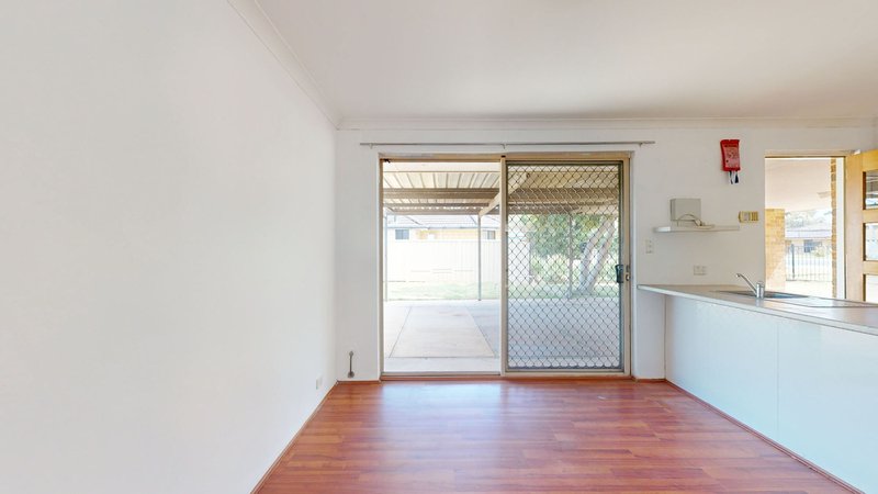 Photo - 7 Gollan Place, Coodanup WA 6210 - Image 4