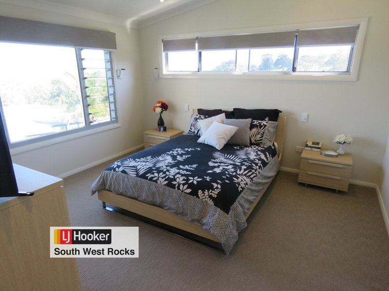 Photo - 7 Goorie Place, South West Rocks NSW 2431 - Image 11