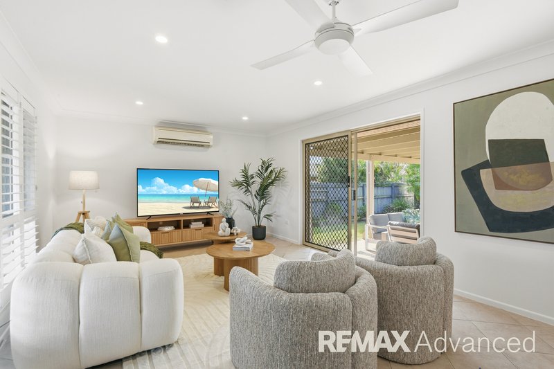 Photo - 7 Gordon Crescent, Sandstone Point QLD 4511 - Image 2