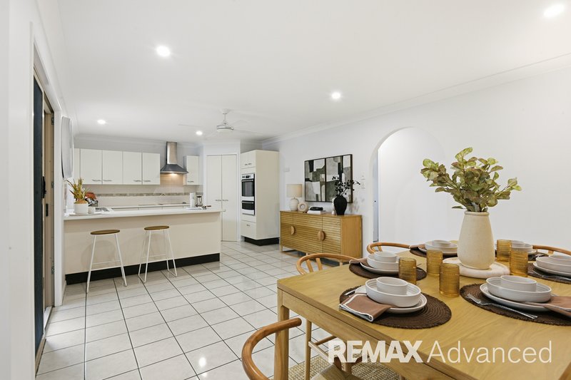 Photo - 7 Gordon Crescent, Sandstone Point QLD 4511 - Image 5