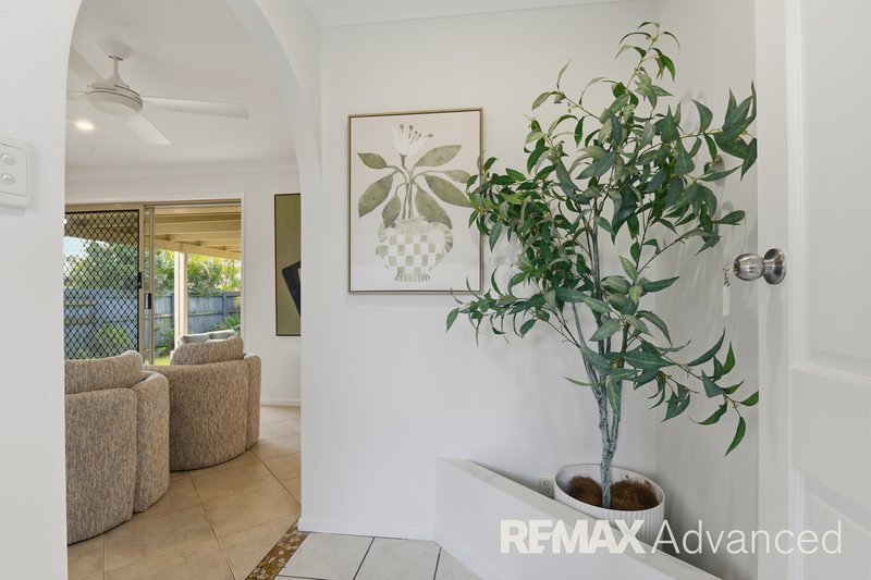 Photo - 7 Gordon Crescent, Sandstone Point QLD 4511 - Image 7