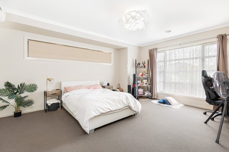 Photo - 7 Gosford Road, Wyndham Vale VIC 3024 - Image 2