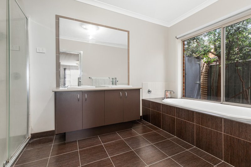 Photo - 7 Gosford Road, Wyndham Vale VIC 3024 - Image 3