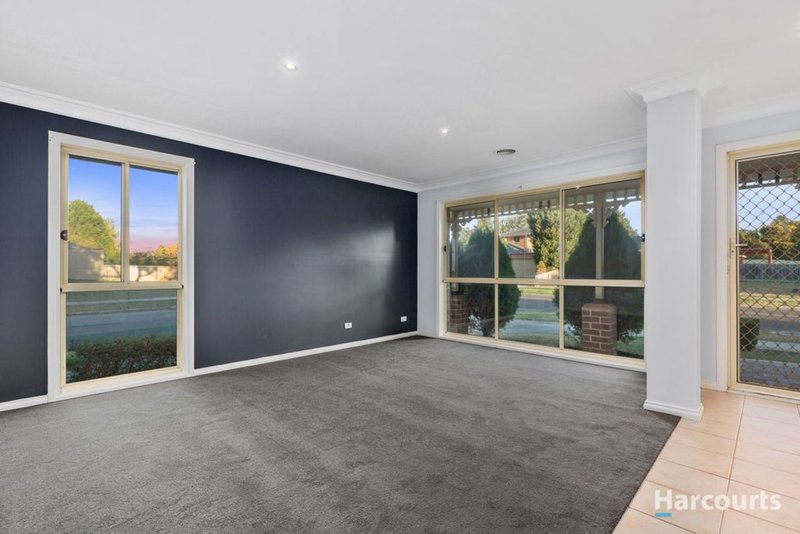 Photo - 7 Goulburn Drive, Rowville VIC 3178 - Image 2