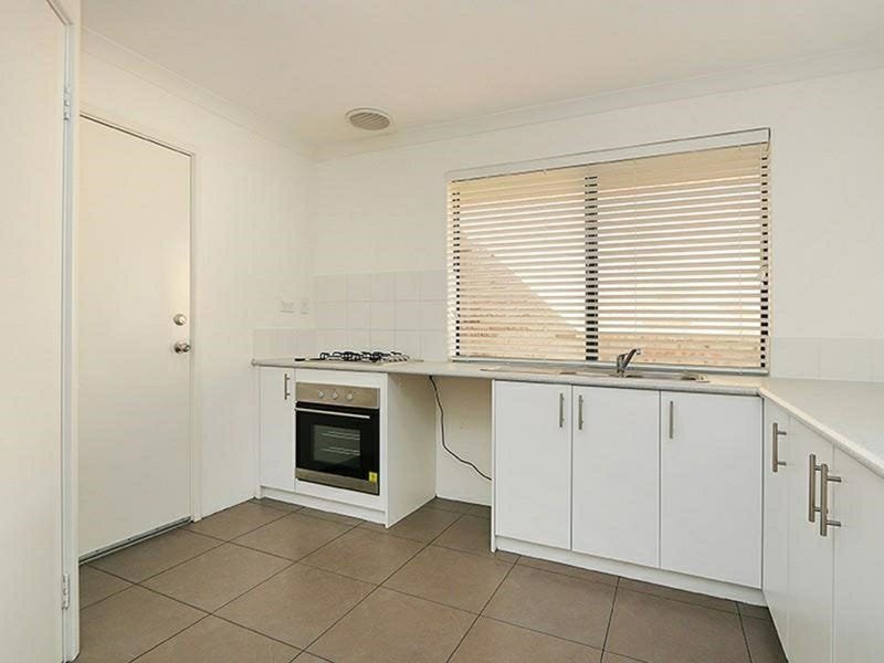 Photo - 7 Gowrie Approach, Canning Vale WA 6155 - Image 2