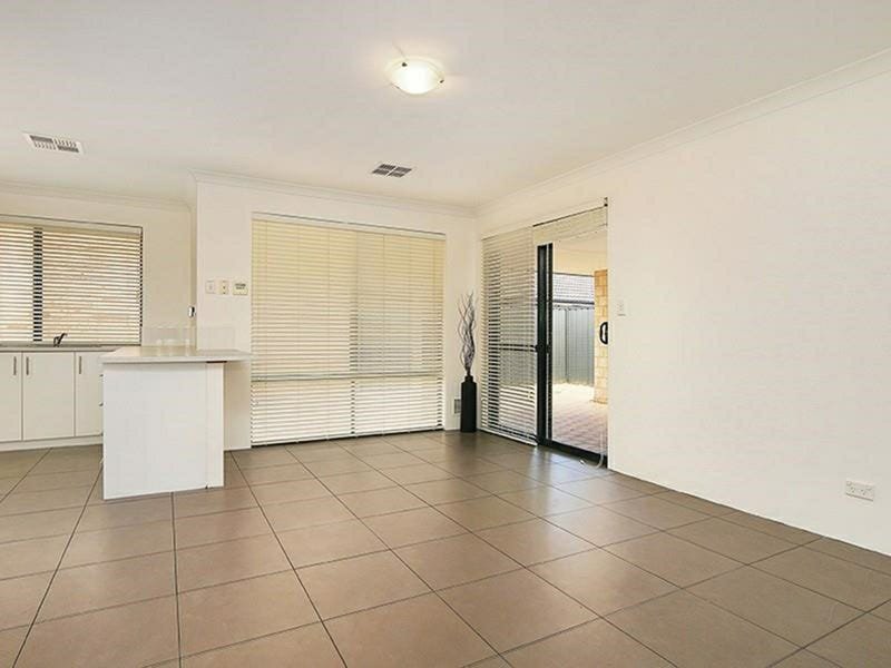 Photo - 7 Gowrie Approach, Canning Vale WA 6155 - Image 7