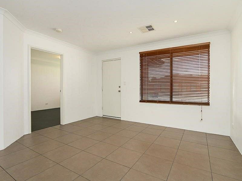 Photo - 7 Gowrie Approach, Canning Vale WA 6155 - Image 9