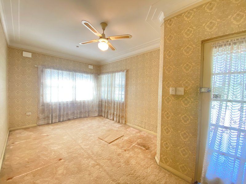 Photo - 7 Gowrie Crescent, Westmead NSW 2145 - Image 2