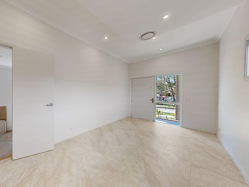 Photo - 7 Gowrie Crescent, Westmead NSW 2145 - Image 7