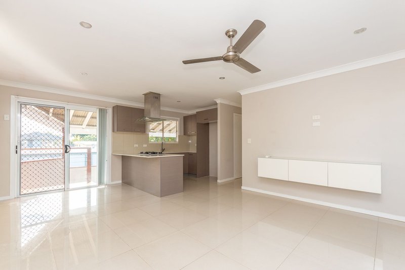 Photo - 7 Grace Street, Scarborough QLD 4020 - Image 2