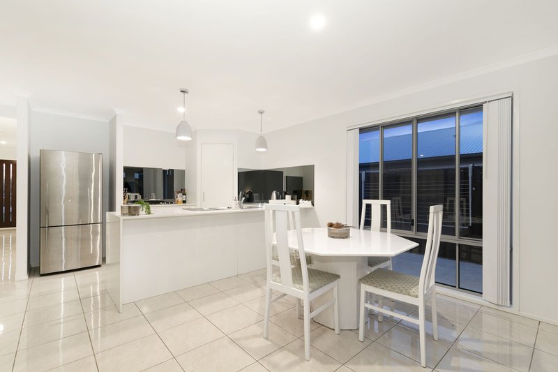 Photo - 7 Grainger Circuit, Burpengary QLD 4505 - Image 5