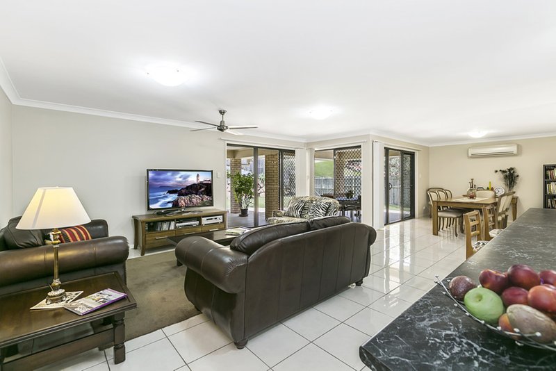 Photo - 7 Granada Drive, Eatons Hill QLD 4037 - Image 2