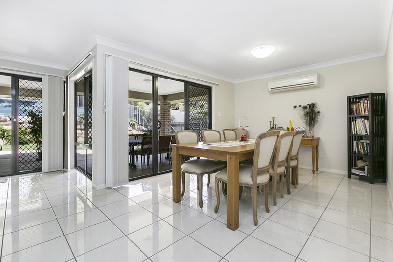 Photo - 7 Granada Drive, Eatons Hill QLD 4037 - Image 4