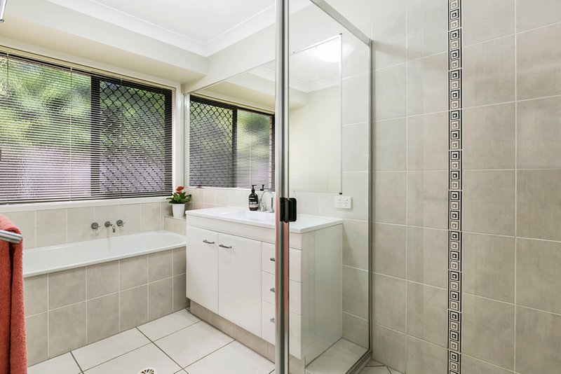 Photo - 7 Granada Drive, Eatons Hill QLD 4037 - Image 12