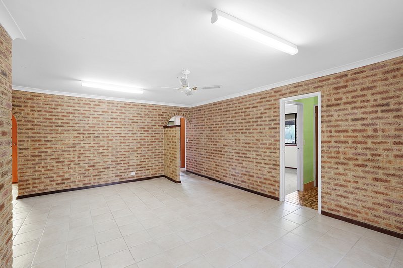 Photo - 7 Grange Court, Yanchep WA 6035 - Image 19