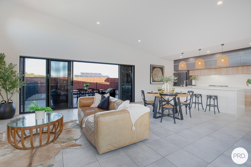 Photo - 7 Grangewood Avenue, Richmond QLD 4740 - Image 4