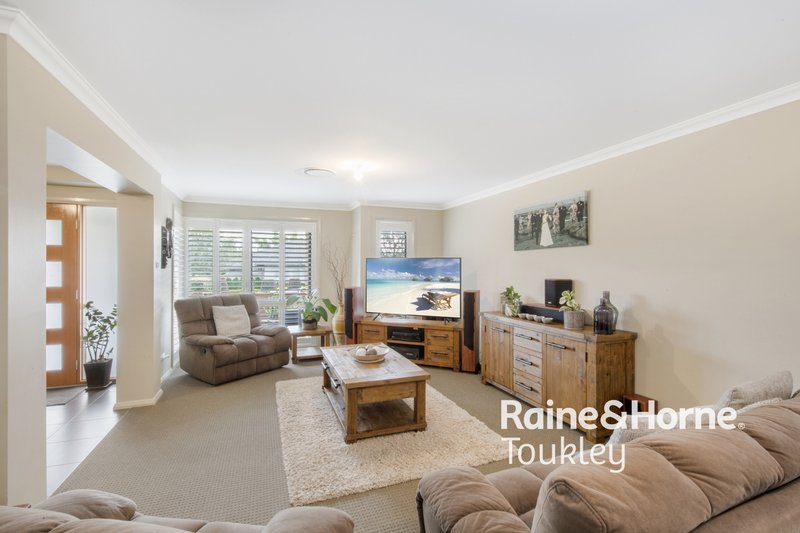 Photo - 7 Grasstree Avenue, Woongarrah NSW 2259 - Image 6