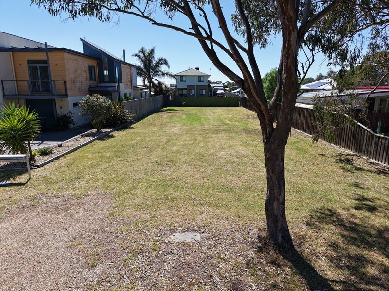 Photo - 7 Green Court, Eagle Point VIC 3878 - Image 4