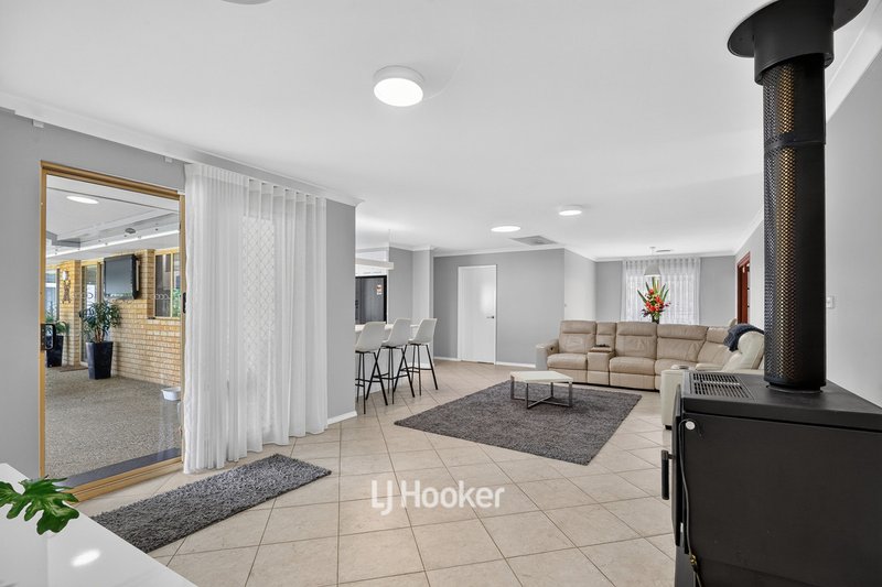 Photo - 7 Green Way, Leschenault WA 6233 - Image 15