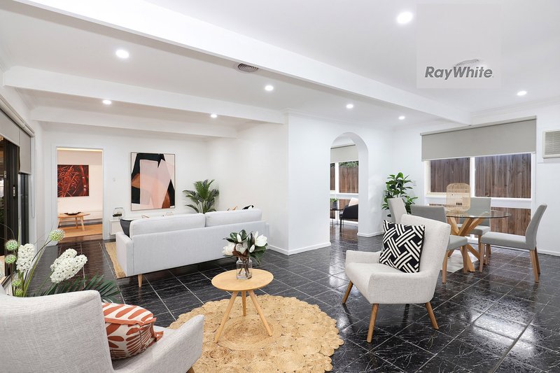 Photo - 7 Greenacre Grove, Gladstone Park VIC 3043 - Image 4