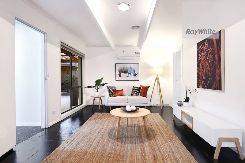 Photo - 7 Greenacre Grove, Gladstone Park VIC 3043 - Image 10