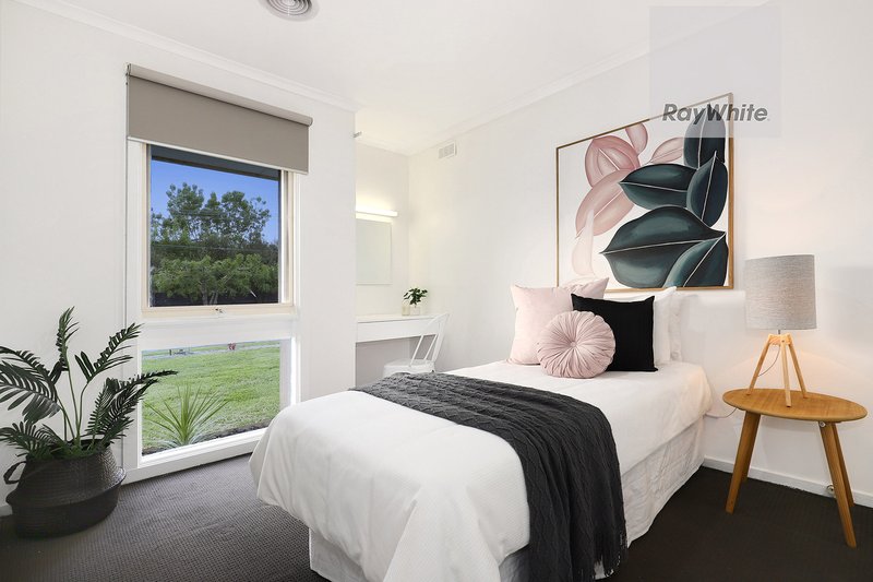 Photo - 7 Greenacre Grove, Gladstone Park VIC 3043 - Image 14