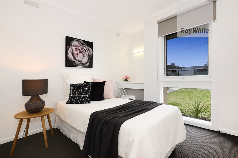 Photo - 7 Greenacre Grove, Gladstone Park VIC 3043 - Image 15