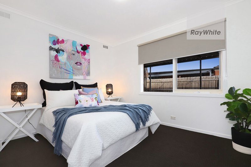 Photo - 7 Greenacre Grove, Gladstone Park VIC 3043 - Image 16