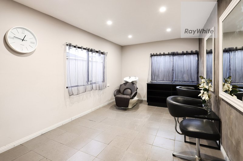 Photo - 7 Greenacre Grove, Gladstone Park VIC 3043 - Image 18