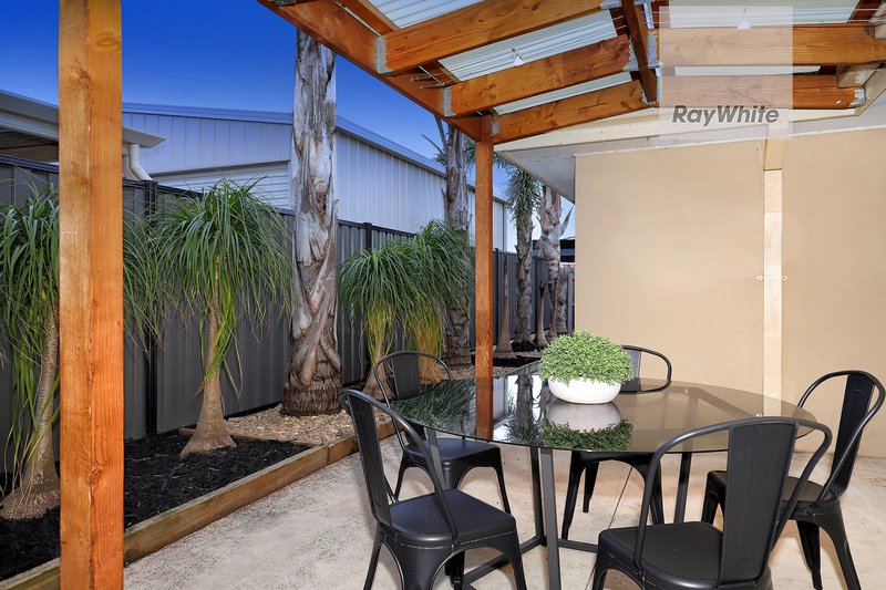 Photo - 7 Greenacre Grove, Gladstone Park VIC 3043 - Image 22