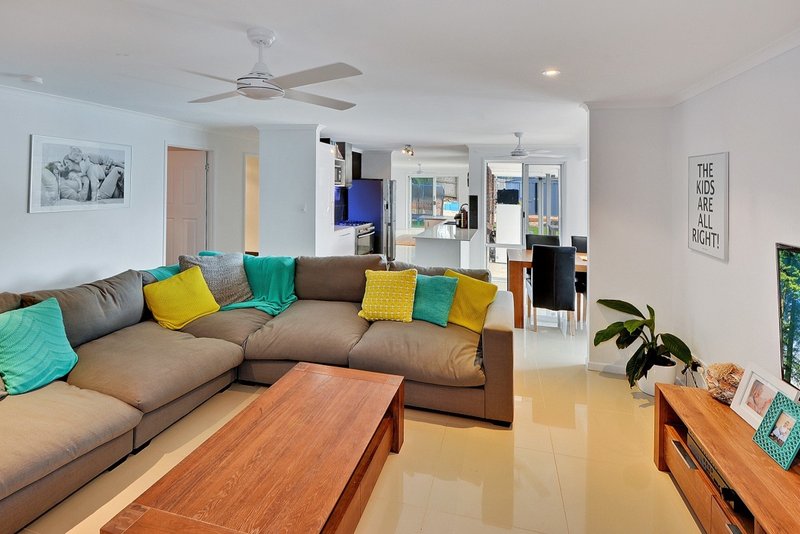 Photo - 7 Greenleaf Court, Buderim QLD 4556 - Image 2