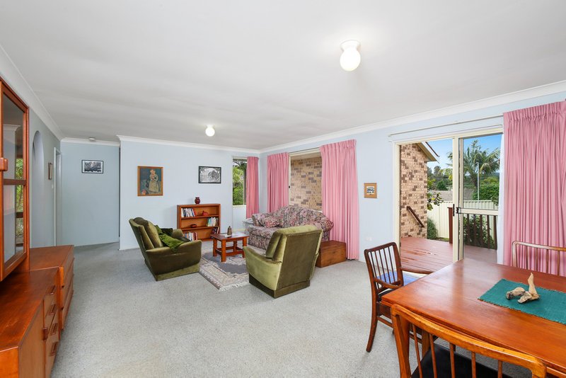 Photo - 7 Greenlee Street, Green Point NSW 2251 - Image 2