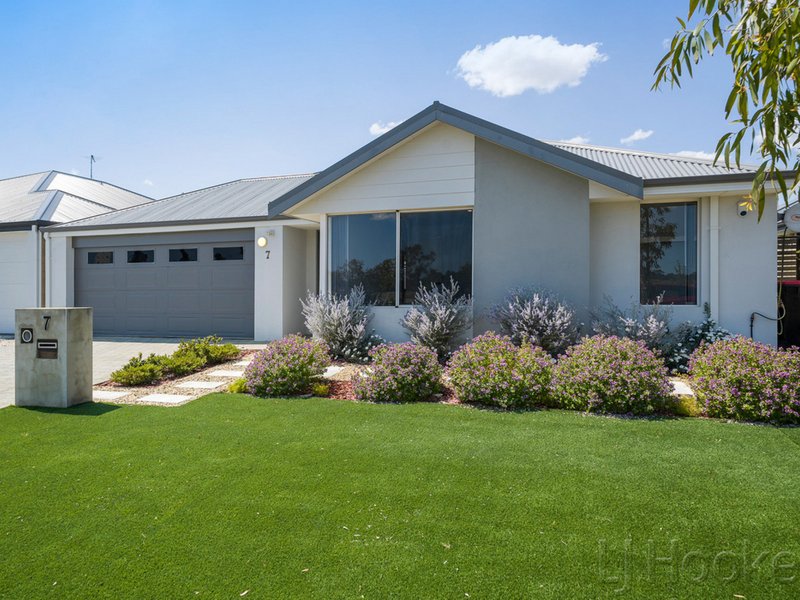 Photo - 7 Greenpoint Way, Hilbert WA 6112 - Image 3