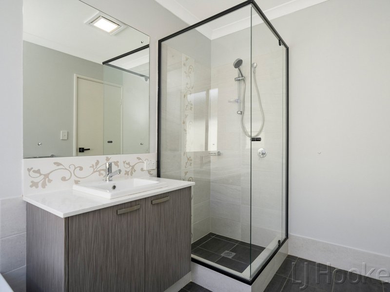 Photo - 7 Greenpoint Way, Hilbert WA 6112 - Image 13