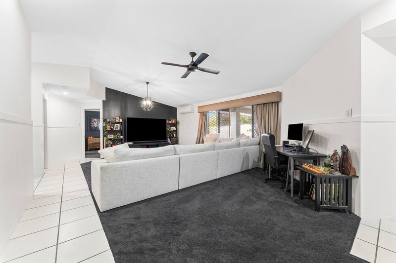 Photo - 7 Greenway Place, Deception Bay QLD 4508 - Image 7
