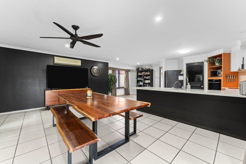 Photo - 7 Greenway Place, Deception Bay QLD 4508 - Image 8