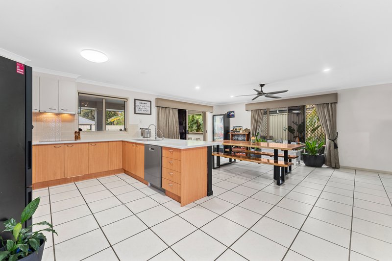 Photo - 7 Greenway Place, Deception Bay QLD 4508 - Image 12