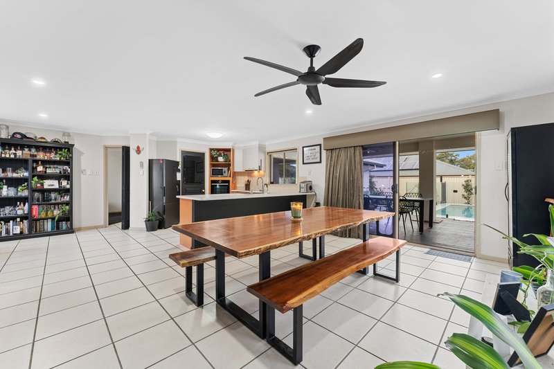 Photo - 7 Greenway Place, Deception Bay QLD 4508 - Image 6