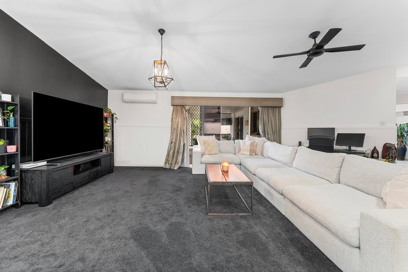 Photo - 7 Greenway Place, Deception Bay QLD 4508 - Image 7
