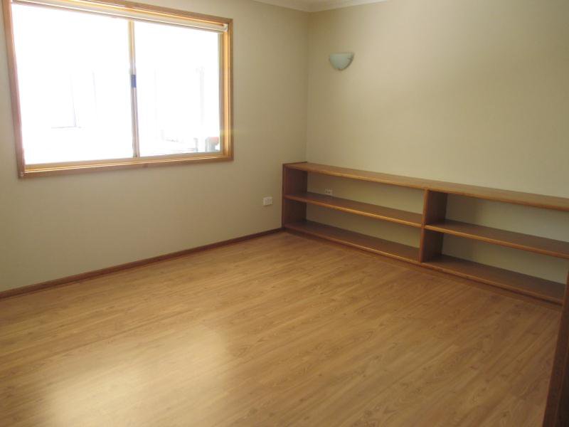 Photo - 7 Gregory Street, Roxby Downs SA 5725 - Image 3