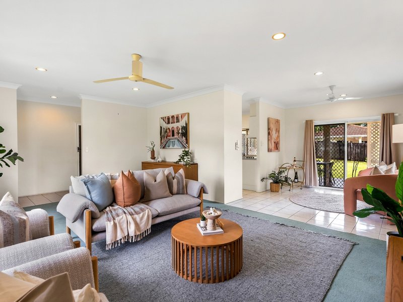 Photo - 7 Grimes Close, Kanimbla QLD 4870 - Image 3