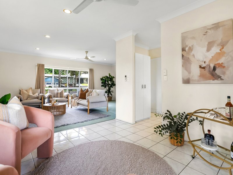 Photo - 7 Grimes Close, Kanimbla QLD 4870 - Image 9