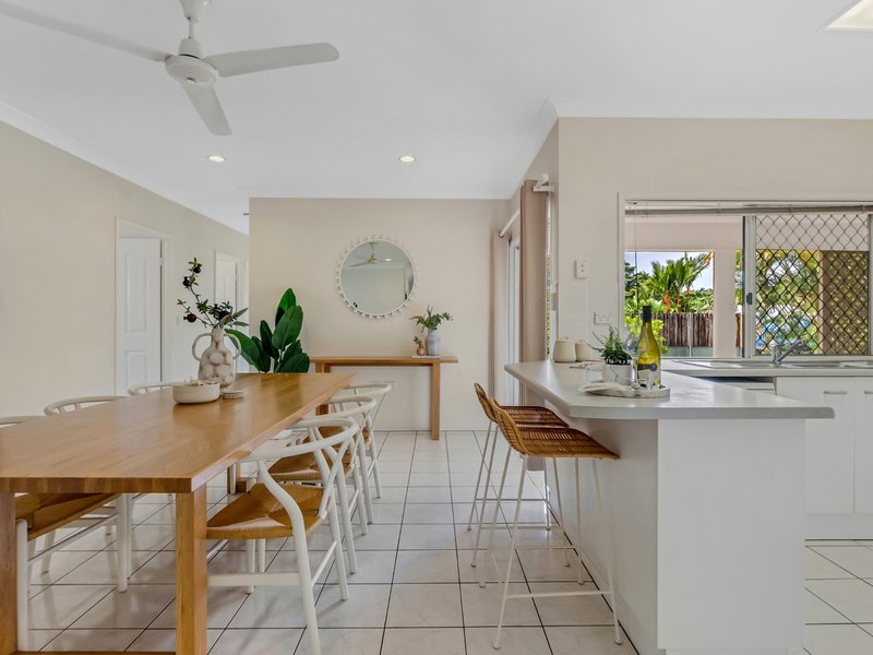 Photo - 7 Grimes Close, Kanimbla QLD 4870 - Image 11
