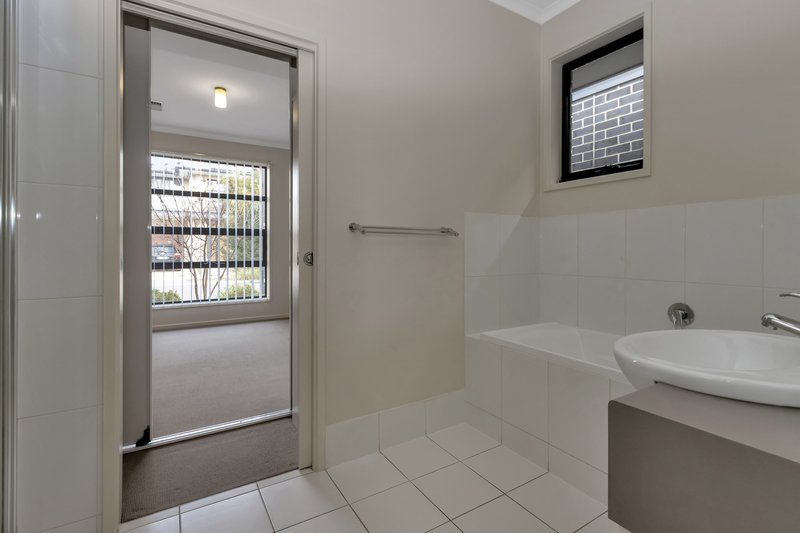 Photo - 7 Guineas Place, St Clair SA 5011 - Image 6