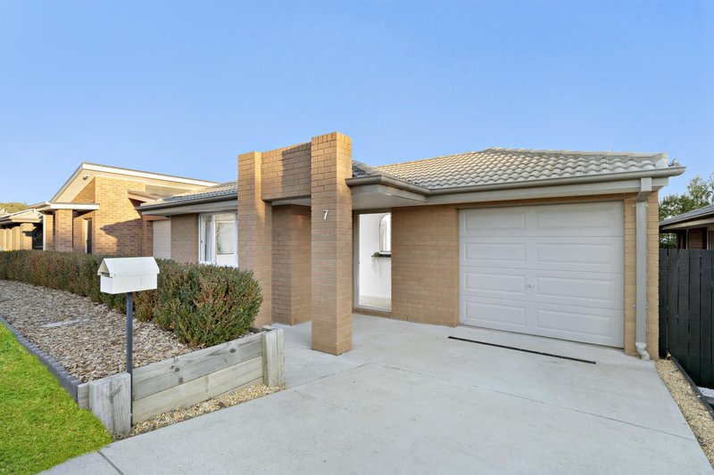 Photo - 7 Gulwan Street, Ngunnawal ACT 2913 - Image 19