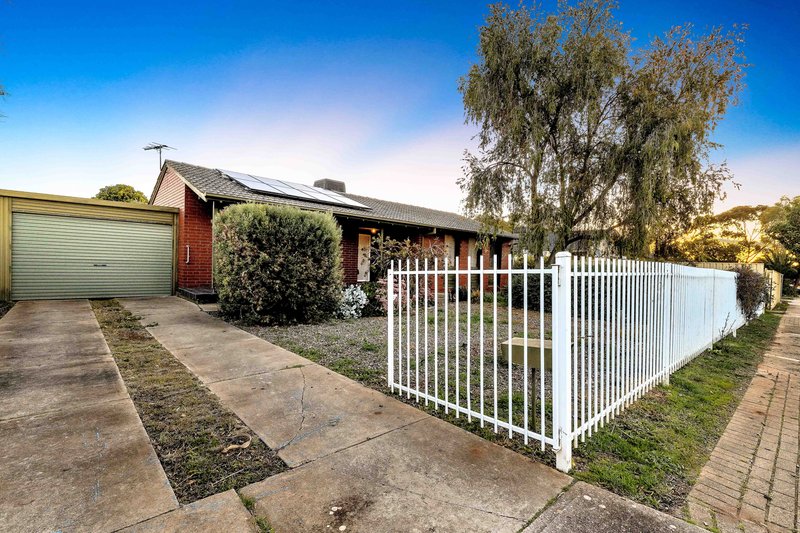 Photo - 7 Gurumbi Crescent, Munno Para SA 5115 - Image 3